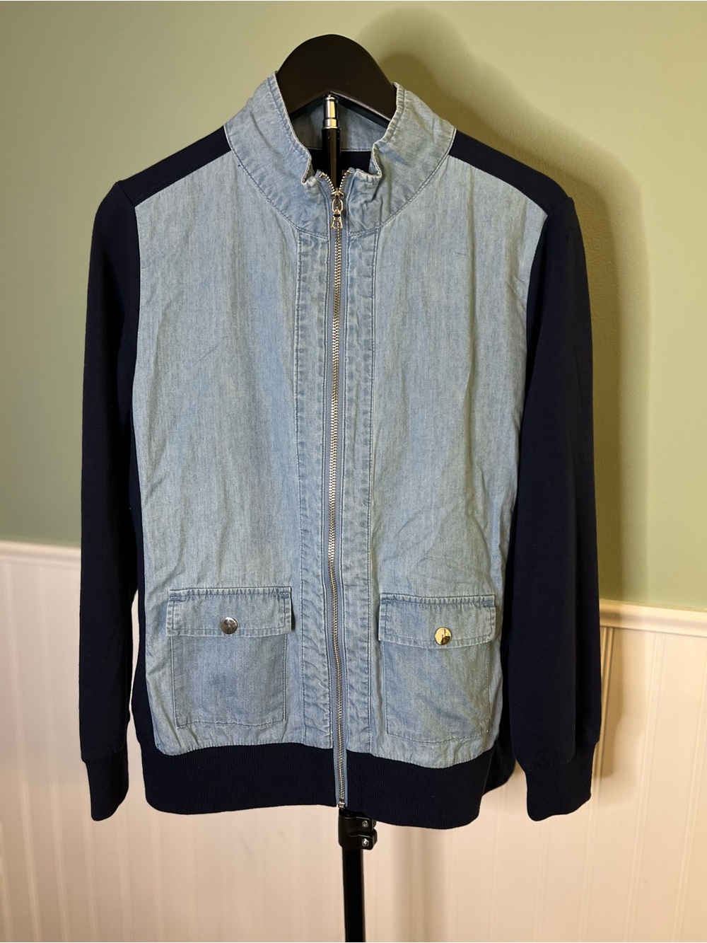 Appleseed's Navy Cotton Zip Utility Jacket with Chambray Front. Size PM